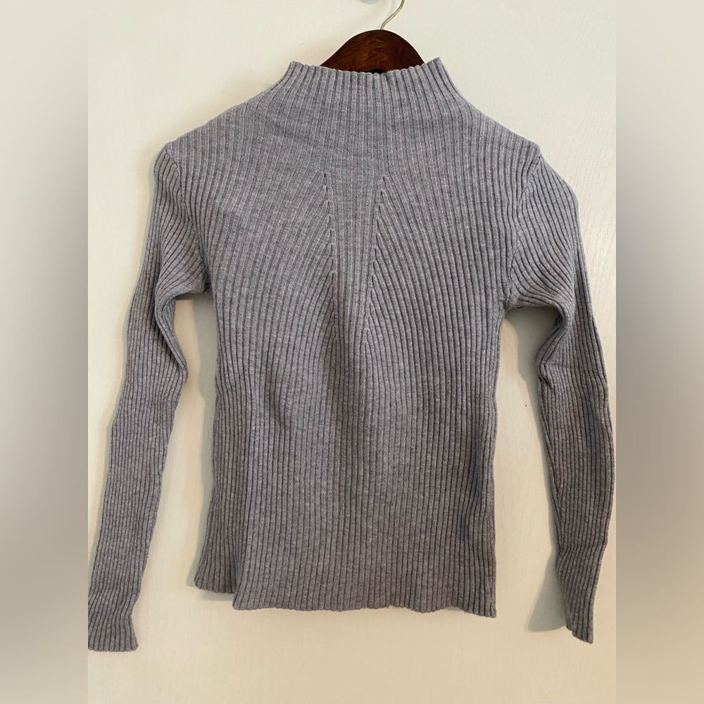 Gray TurtleNeck | Color: Gray | Size: Large |